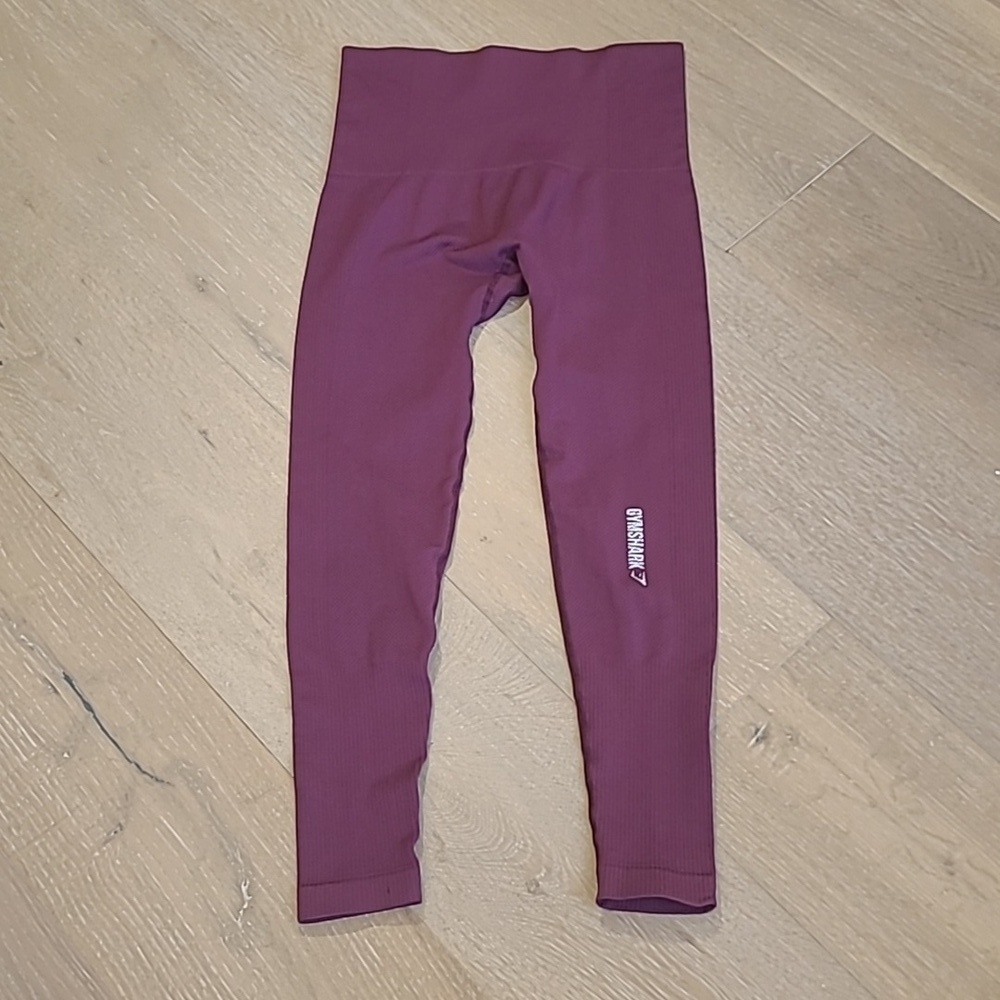 Gymshark Power Down Leggings Women's sz M Maroon Textured Active Pants Gym Wear